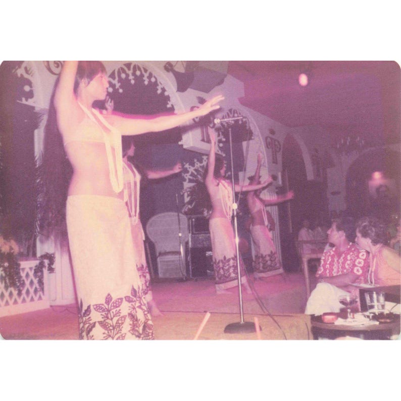 Lote de 10 fotografías antiguas de Don Ho Polynesian Palace en Waikiki, Hawái, de la década de 1970. imagen 7