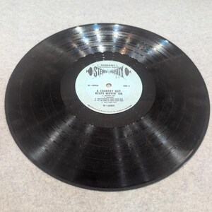 Bobby Bond Earl Cupit A Country Boy Keeps On Vinilo LP Somerset SF-28800 imagen 4