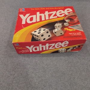 Vintage 1996 Yahtzee Milton Bradley Classic Dice Game 950 Red Shaker Cup image 4