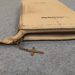 Vintage King James Version Holy Bible World Publishing Zippered White Cover KJV image 6
