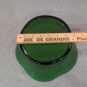 Vintage Emerald Green Crinkle Glass Scalloped Rim Decorative Bowl Centerpiece image 6