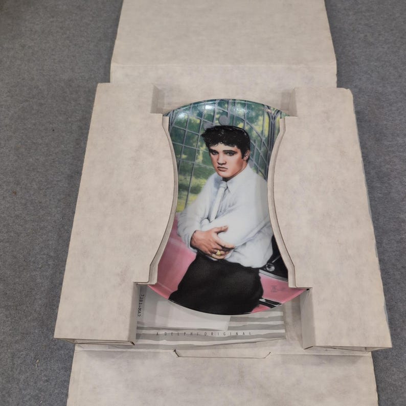Elvis Presley Gates of Graceland Delphi Collector Plate 1988 Bruce Emmett image 5
