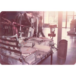 Lote de 5 fotografías antiguas de la sala de control de naves espaciales de la NASA Aerospace de la década de 1970. imagen 5