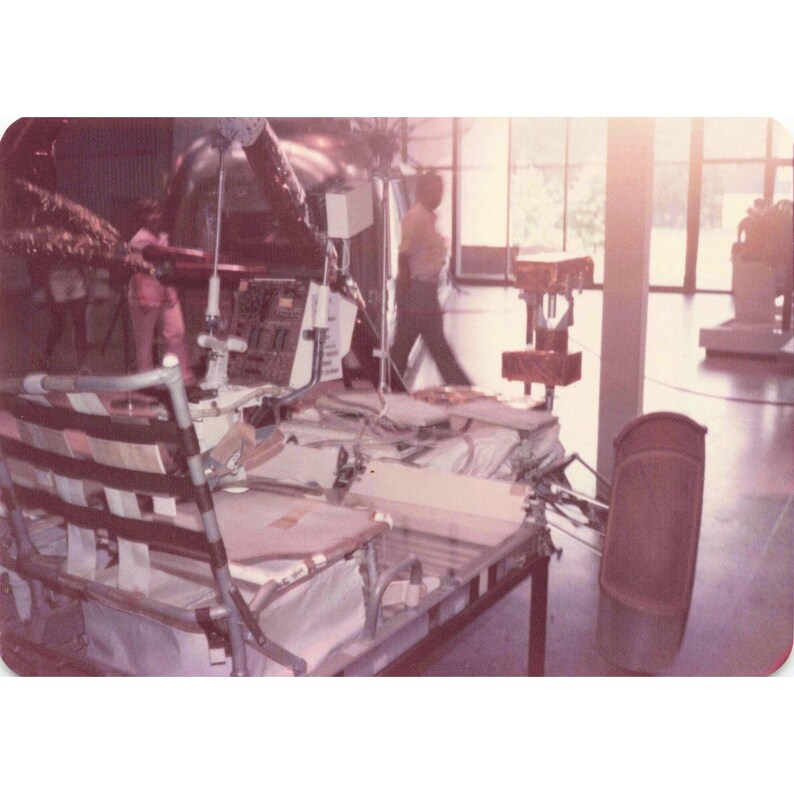 Lote de 5 fotografías antiguas de la sala de control de naves espaciales de la NASA Aerospace de la década de 1970. imagen 5