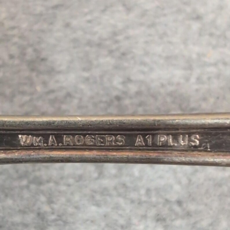 Wm A Rogers A1 Plus Silverplate Art Deco Dinner Fork Etched Handle image 3