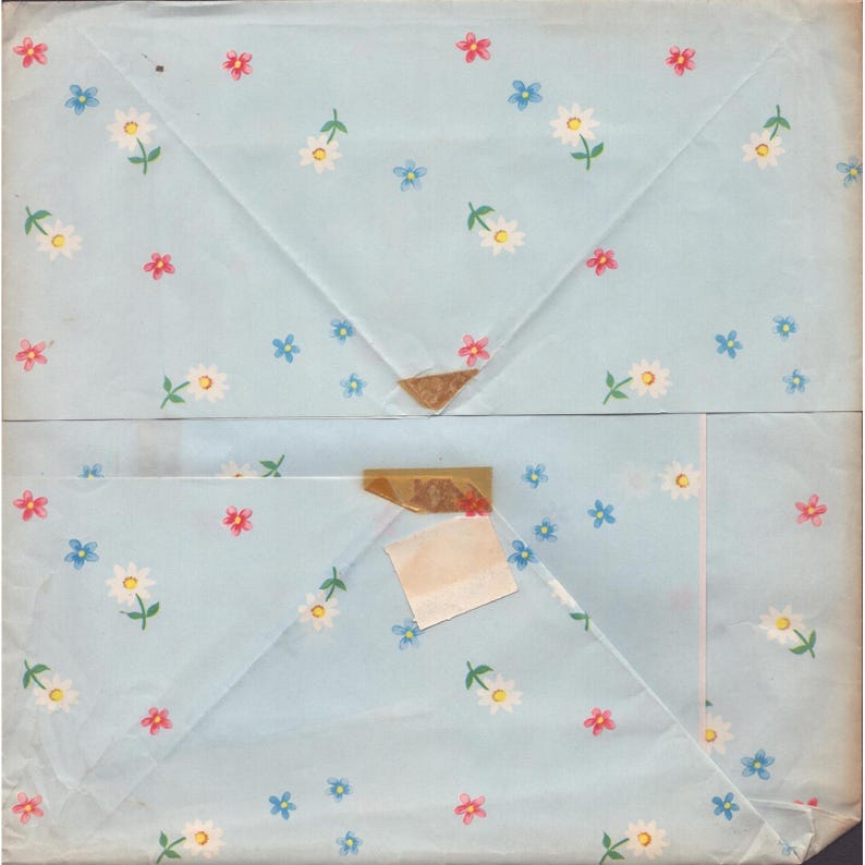Papier cadeau vintage milieu du siècle pour bébé, éphémères roses et bleues, bébé endormi, état très bon. image 6