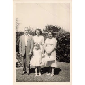 Vintage familieportret momentopname zwart-wit Leonard Metz tuinfoto afbeelding 1