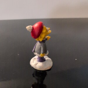 Lisa Simpson Hawthorne Village Christmas Figurine 2005 Winter Beanie Miniature image 2