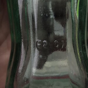 Garrafa de vidro verde vintage da Coca-Cola de Lafayette, Geórgia, 1962, modelo Hobbleskirt, 194 ml (6,5 oz). imagem 3