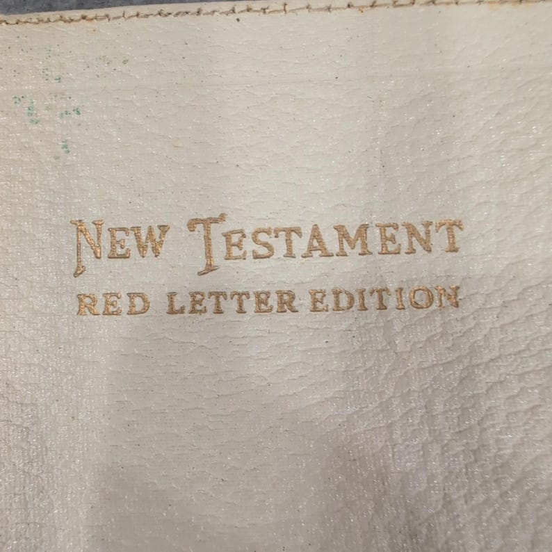 World Publishing KJV New Testament Red Letter Edition Zippered White Cross Case image 2