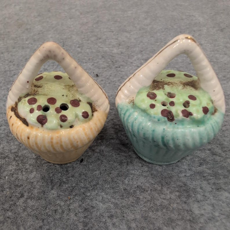 Vintage Ceramic Basket Salt and Pepper Shakers Green Floral Accent image 1