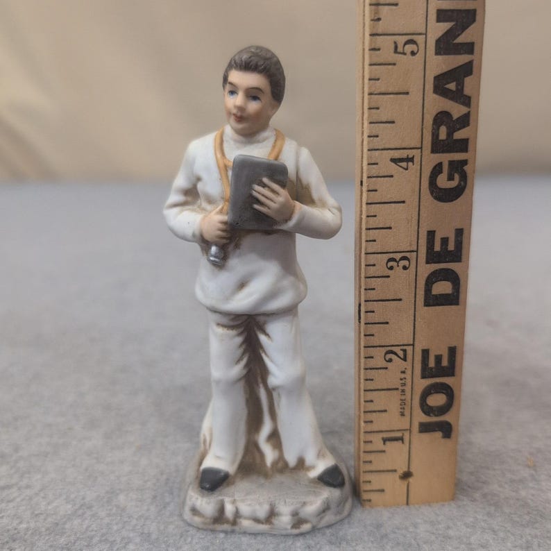Figura de médico de porcelana vintage de Ayerst con estetoscopio blanco. imagen 3