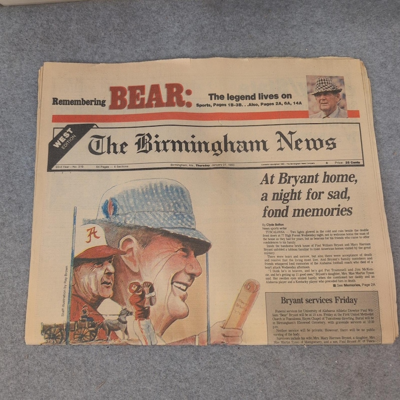 Birmingham News, 27 de enero de 1983. Periódico homenaje a Bear Bryant, jugador de fútbol americano de Alabama. imagen 1