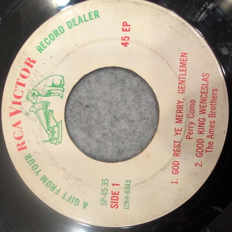 RCA Victor Christmas 45 EP Perry Como Harry Belafonte SP-45-35 Vintage Vinyl image 1