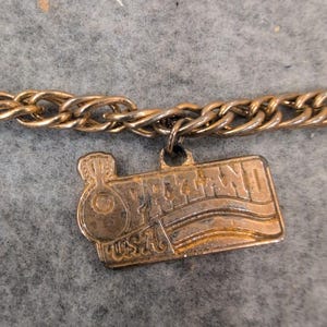 Vintage Nashville Charm Bracelet Grand Ole Opry Opryland USA Gold Tone J1 image 1