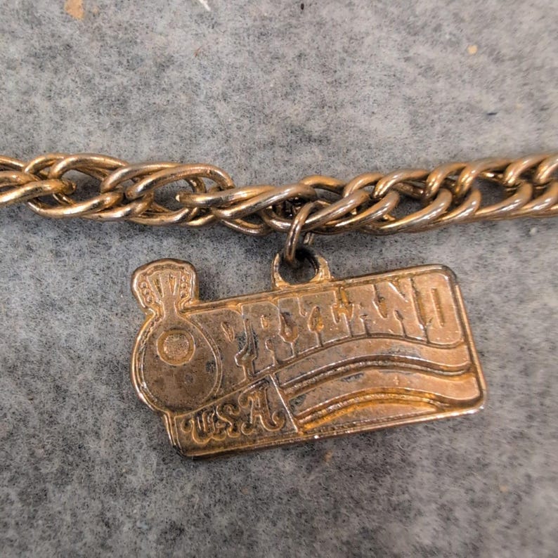 Vintage Nashville Charm Bracelet Grand Ole Opry Opryland USA Gold Tone J1 image 1