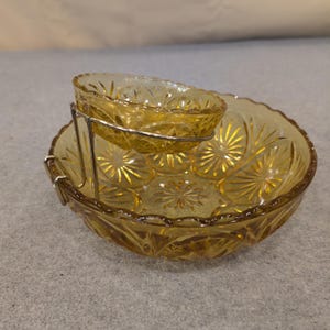 Anchor Hocking Medallion Honey Gold Chip and Dip Set Amber Glass Starburst 1960s image 2