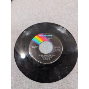 Olivia Newton-John Something Better To Do He's My Rock 45 RPM MCA-40459 image 3