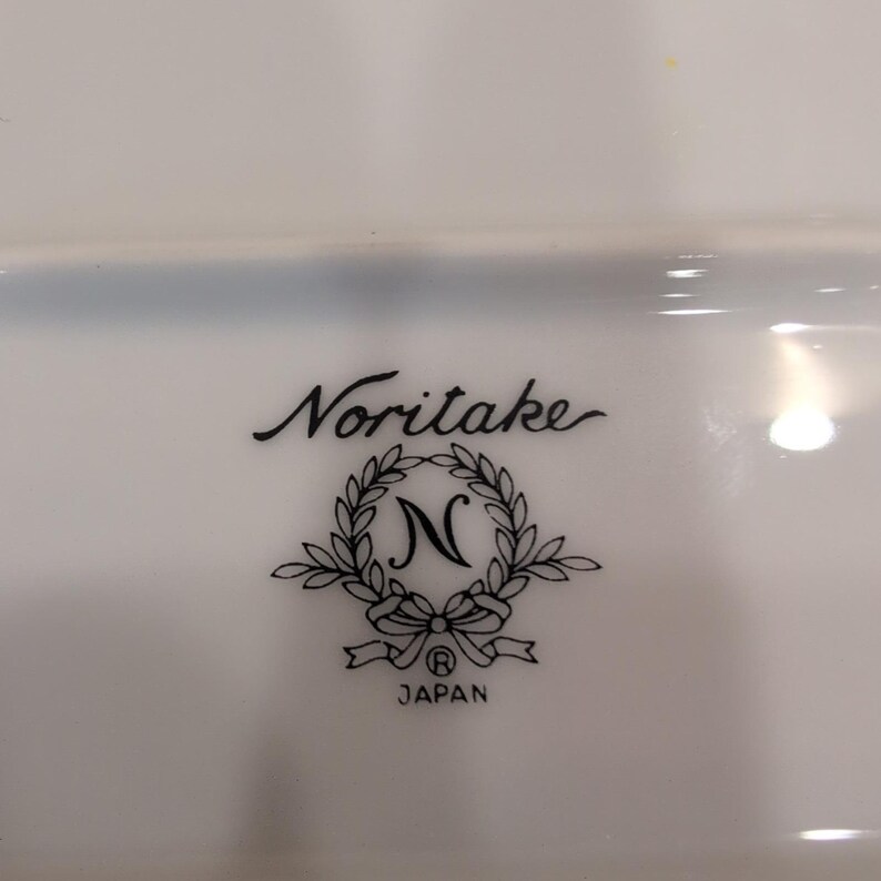 Noritake White Porcelain Butter Dish with Lid Gold Trim Made in Japan NA310 image 4
