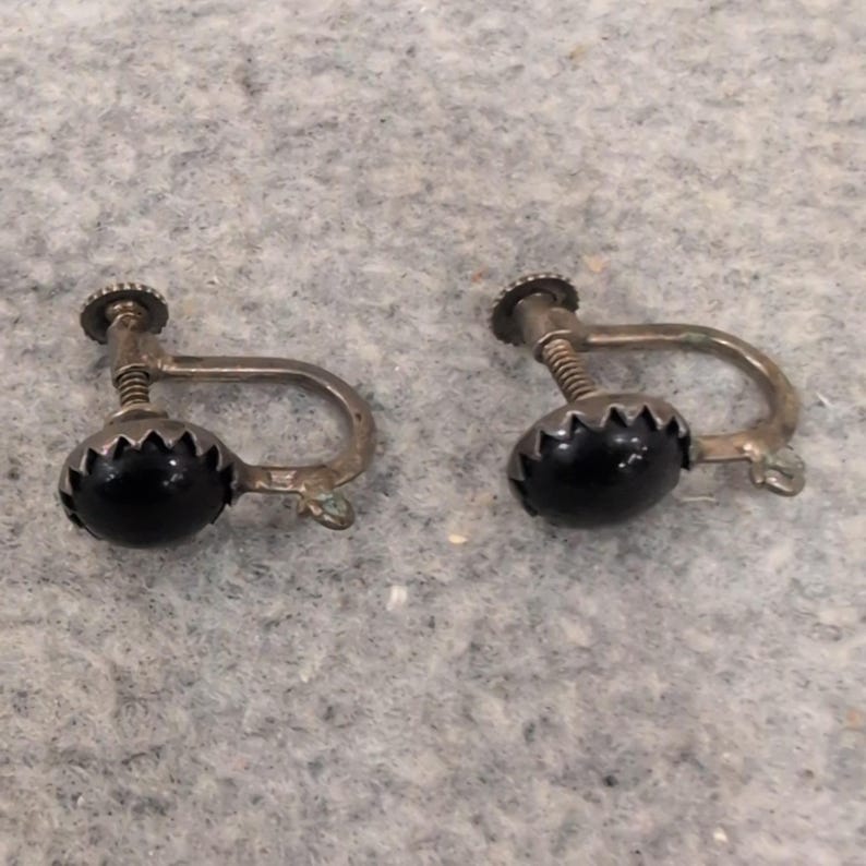 Vintage Silver Black Cabochon Sawtooth Bezel Screw Back Earrings Retro Jewelry image 1