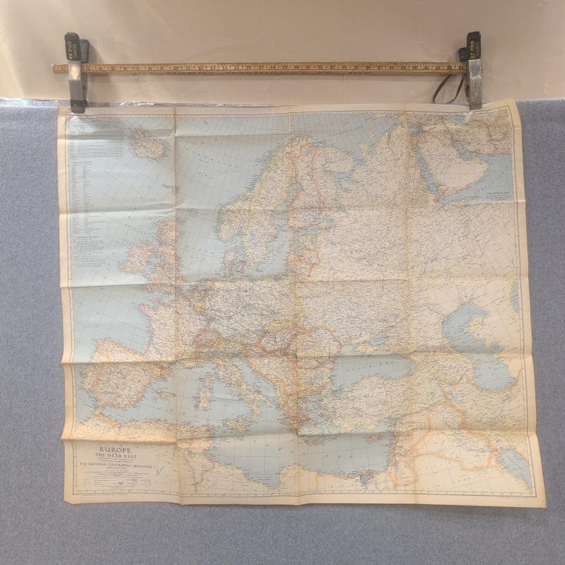 Mappa murale vintage dell'Europa e del Vicino Oriente della National Geographic, maggio 1940, Seconda Guerra Mondiale. immagine 1