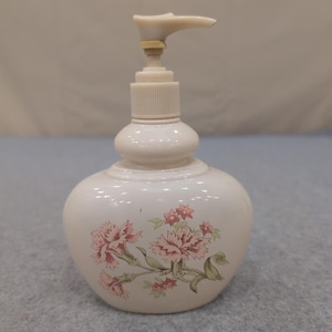 Vintage Avon Candid Ultra Soft Body Satin Pink Floral Pump Bottle Cream Plastic image 1