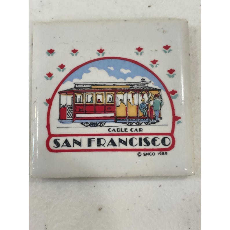 Magnete in ceramica quadrato con funivia di San Francisco, souvenir del 1989 immagine 1
