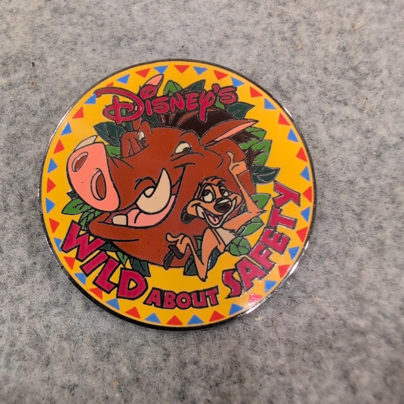 Disney Wild About Safety Pin Timon Pumbaa Lion King UL 2003 Collectible image 1