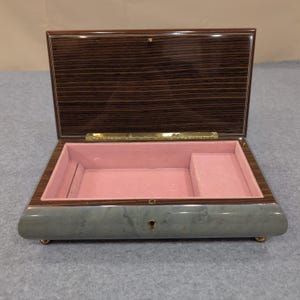 Vintage Reuge Music Box Floral Wood Inlay Green Marbled Swiss Mvmnt Jewelry Box image 2