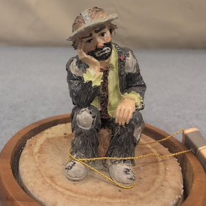 The Emmett Kelly Jr Collection Sad Clown Figurine Exclusively Flambro Sitting image 1