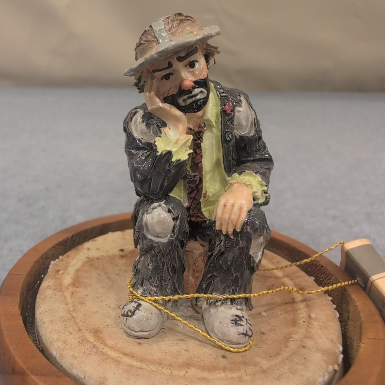 The Emmett Kelly Jr Collection Sad Clown Figurine Exclusively Flambro Sitting image 1
