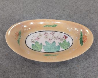 Plato pequeño de porcelana vintage fabricado en Japón con acabado brillante y diseño floral color melocotón NA308