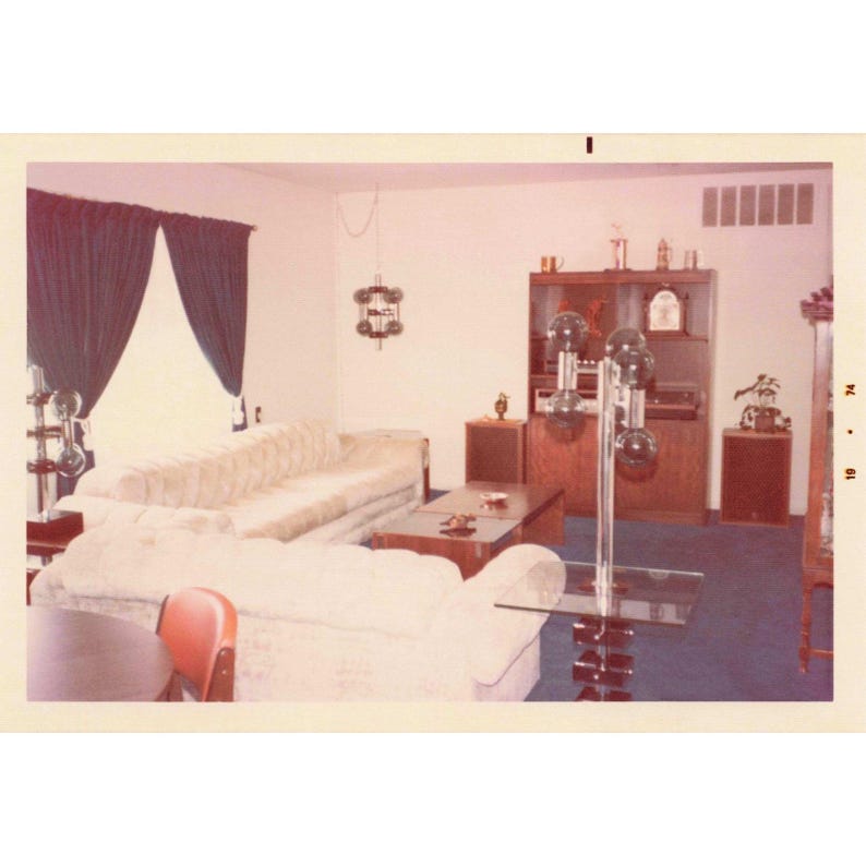 Vintage 1974 Lot of 25 Family Snapshots Beach Party Home Life Photos 3.5x5 image 2