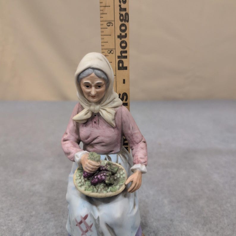 Homco 1433 Porcelain Figurine Old Woman with Grape Basket Matte Bisque Taiwan image 3