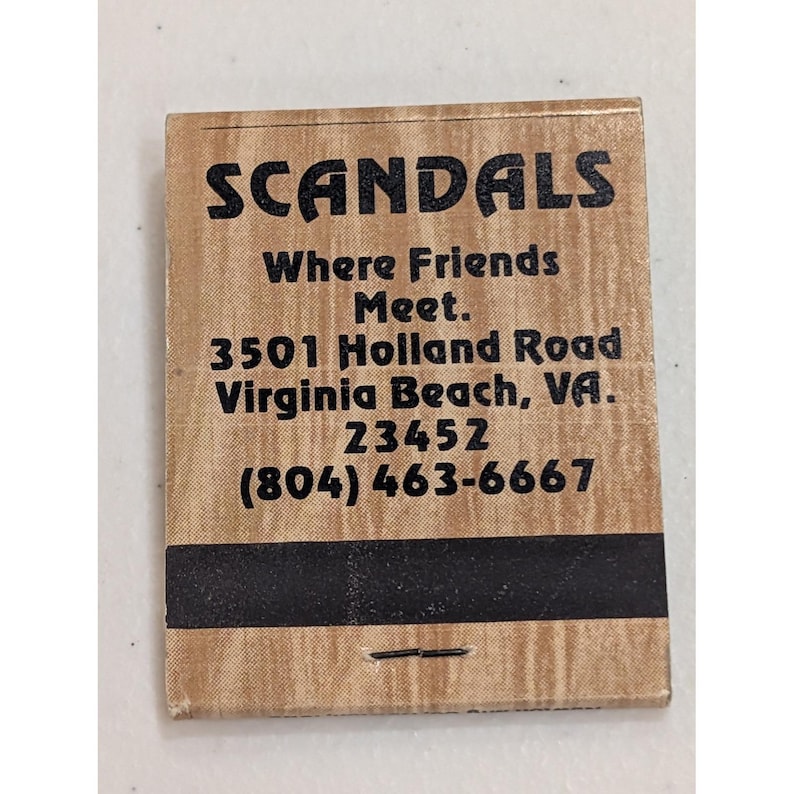 Vintage Scandals Mom's Kitchen Virginia Beach Matchbook Restaurant Collectible image 1