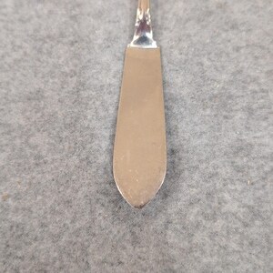 Oneida Stainless Steel Flat Handle Butter Spreader Scroll Pattern Flatware image 3