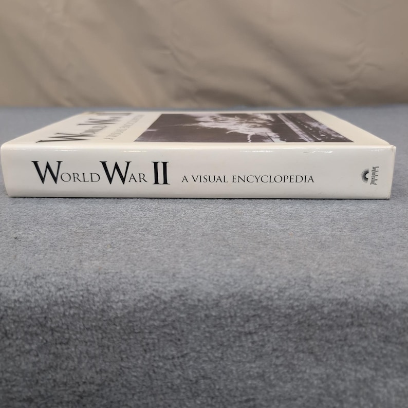 World War II A Visual Encyclopedia Hardcover Book Thunder Bay Press 1999 image 3