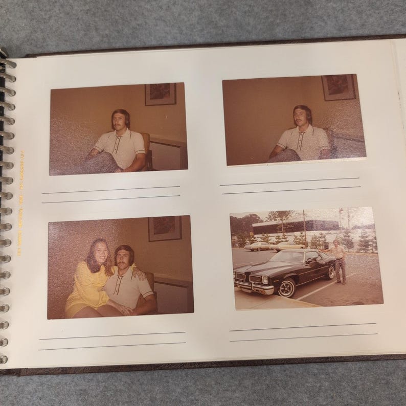 Vintage album uit 1972-1973 van de familie Harrington uit Charleston, West Virginia, van kolonel Patricia Harrington van de Amerikaanse luchtmacht. afbeelding 14