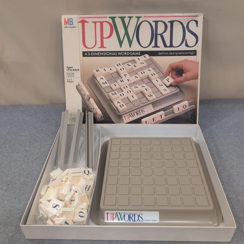 Milton Bradley Upwords 3D Wortspiel 1988 Vintage Brettspiel 4312 VG Bild 1