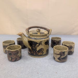 Servizio da tè vintage in ceramica dipinta a mano, teiera per 6 tazze, motivo uccelli, fiori, macchie, color beige immagine 1