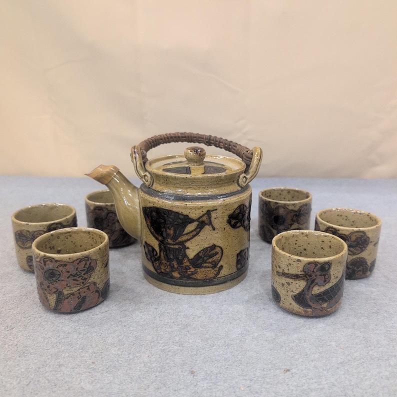 Servizio da tè vintage in ceramica dipinta a mano, teiera per 6 tazze, motivo uccelli, fiori, macchie, color beige immagine 1