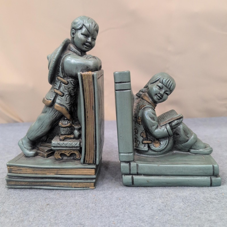 Vintage 1964 Universal Statuary Corp Asian Boy Girl Reading Bookends 927B Green image 1