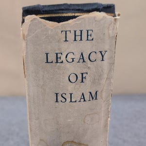 The Legacy of Islam Edited by Sir Thomas Arnold and Alfred Guillaume HC 1931 image 1