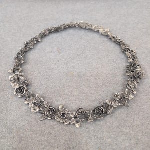 Vintage Silver Tone Cast Metal Rose Floral Wreath Stand Circular image 1