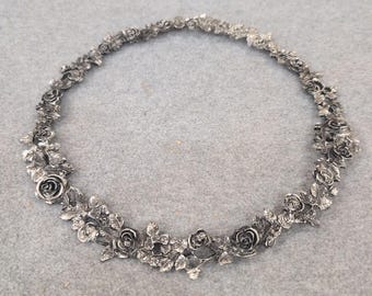 Vintage Silver Tone Cast Metal Rose Floral Wreath Stand Circular