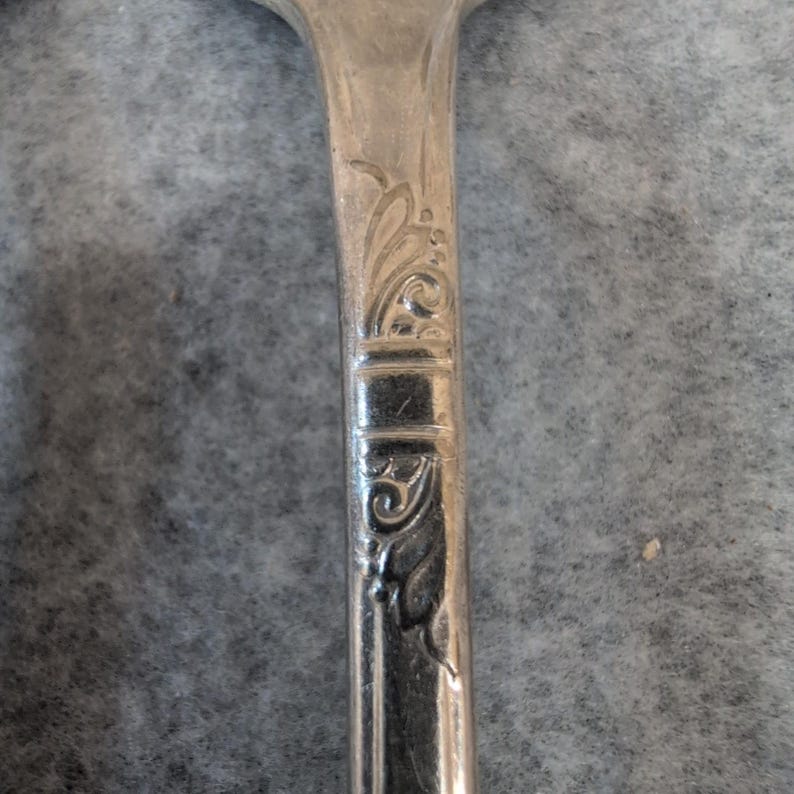 Set of 4 Wm Rogers Silverplate Forks Floral Engraved Vintage Dining Tableware IS image 2