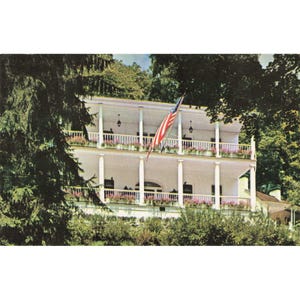 Postal antigua de 1964 de Greenbrier Presidents Cottage, White Sulphur Springs, Virginia Occidental. imagen 1