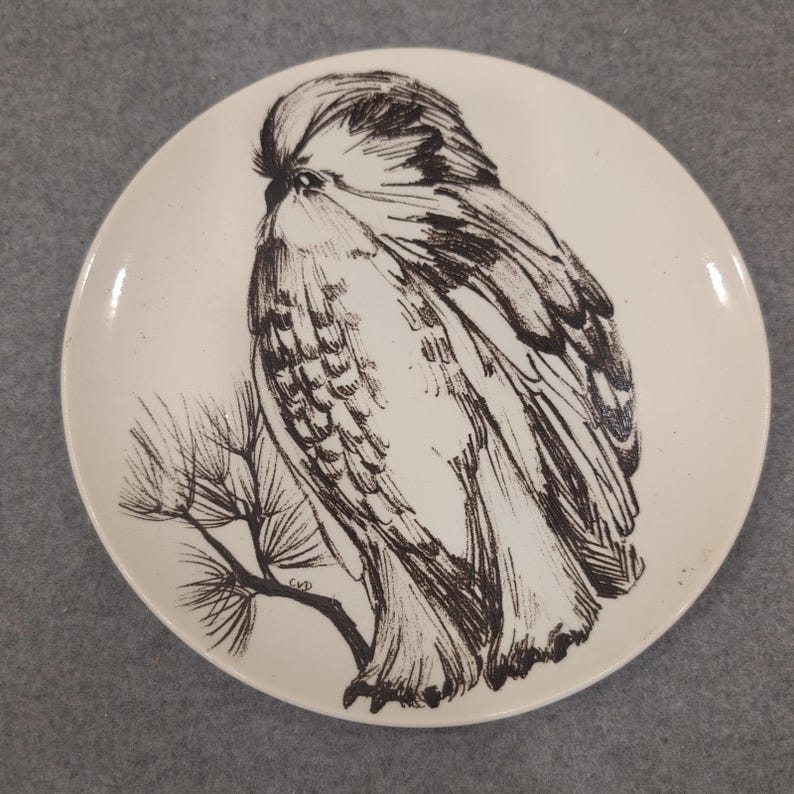 Assiette décorative en céramique vintage, croquis de hibou, illustration d'oiseau noir crème NA308 image 1
