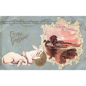 Cartolina di auguri pasquali d'epoca del 1910 con conigli in rilievo, uovo dorato e paesaggio di edera. immagine 1