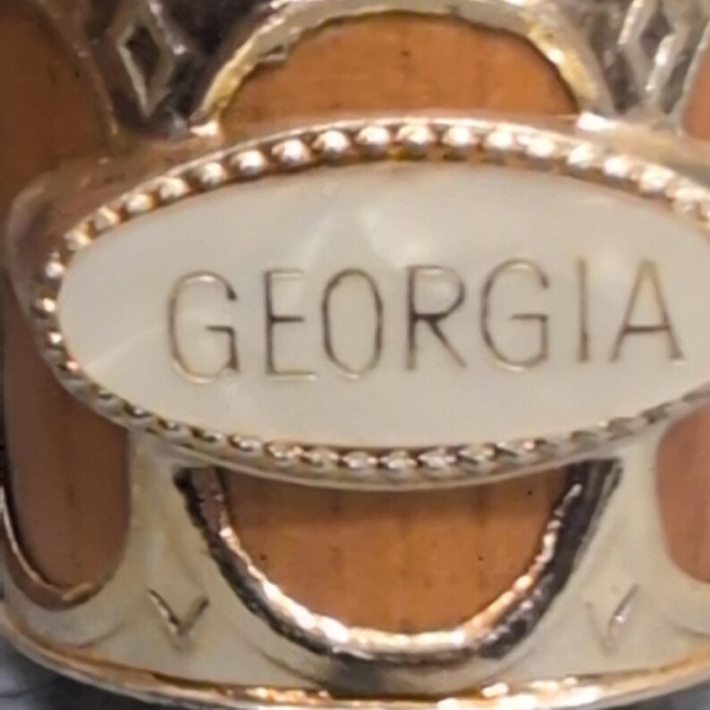 Saleros y pimenteros de madera vintage en tono dorado, juego de recuerdo de Georgia imagen 2